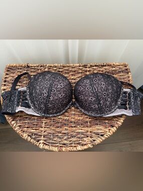 Victoria Secret Black Lace Strapless Push-Up Bra
